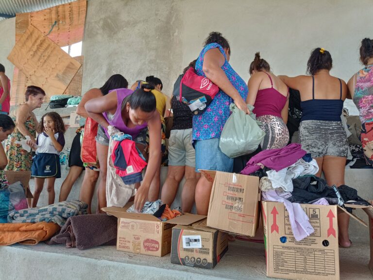 Pastoral Social Santa Teresa de Calcutá completa 2 anos e promove distribuição de roupas a assistidos