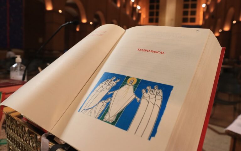Dom Edmar Peron esclarece sobre a terceira edição do Missal Romano