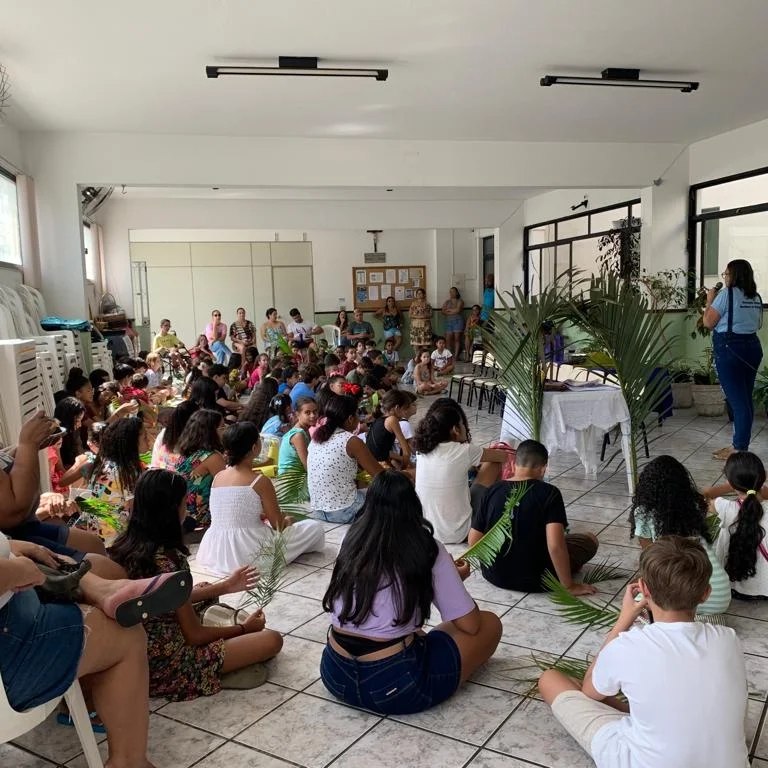 Espiritualidade: Crianças vivenciam no teatro os passos da Paixão de Cristo e a redenção do gênero humano
