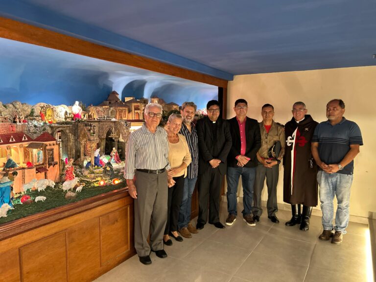 Arautos do Evangelho inauguram o Presépio com som, luz e movimento