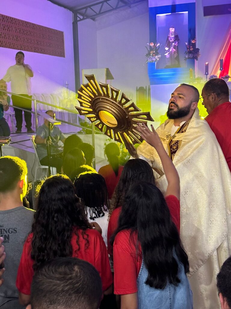 Paróquia Nossa Senhora das Dores promoveu o 1º Levanta-te