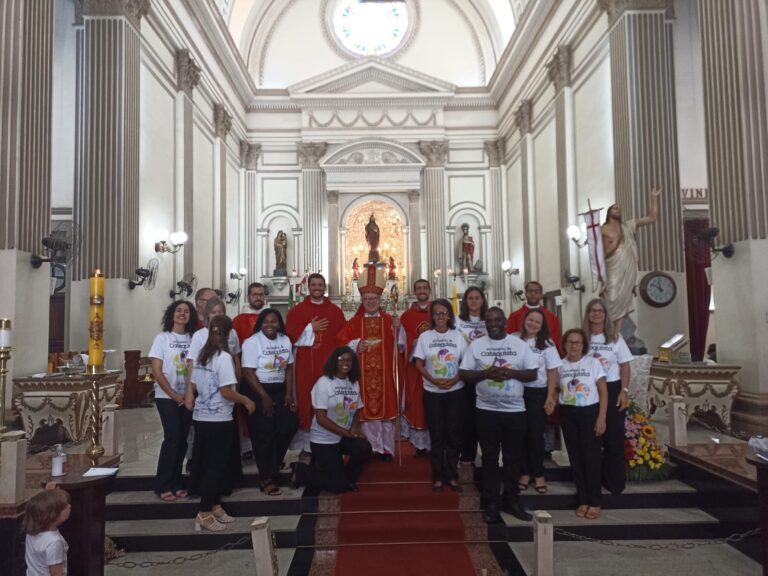 Bispo de Campos institui 10 integrantes da Comissão Diocesana com o Ministério do Catequista 