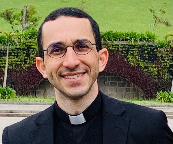 Pe. Francis Junio Gomes Constantino