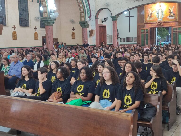 Paróquia Senhor Bom Jesus promoveu o 11º Encontro de Adolescentes com Cristo