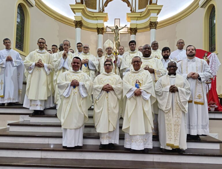Pe. Crimário toma posse como novo vigário episcopal do Vicariato Noroeste
