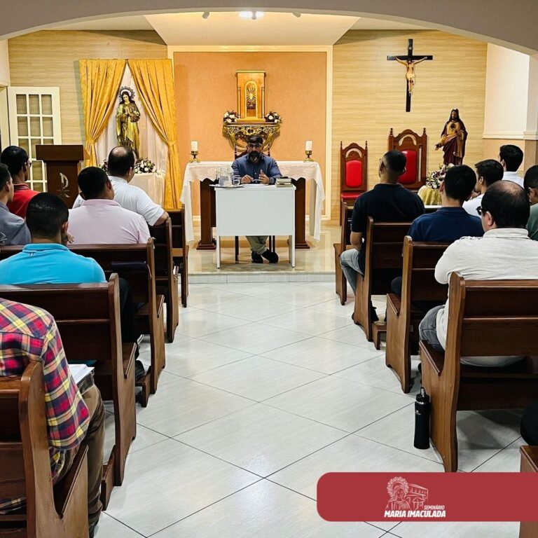 Seminaristas participam do Recolhimento Espiritual mensal
