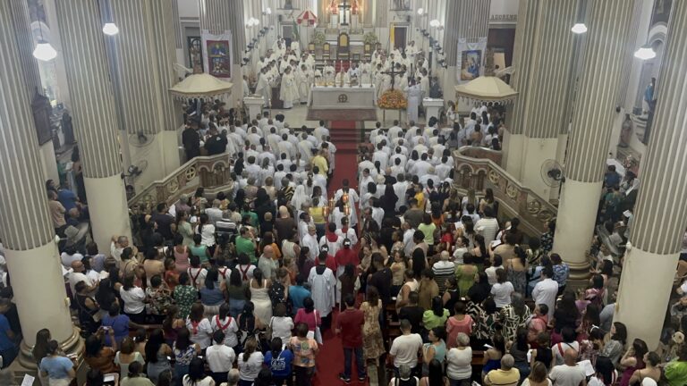 Fiéis de 17 municípios participaram da Abertura do Ano Jubilar na Diocese de Campos