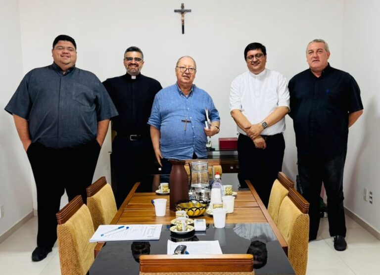 Seminário Diocesano: Dom Roberto participa da última reunião do Conselho de Ordens e Ministérios de 2024