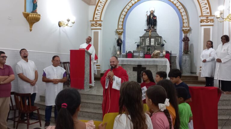 Fiéis acolhem Pe. Renan como novo reitor do Santuário de Santo Amaro