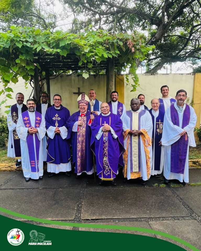 Bispo de Campos presidiu Santa Missa de retorno das atividades no Seminário Diocesano