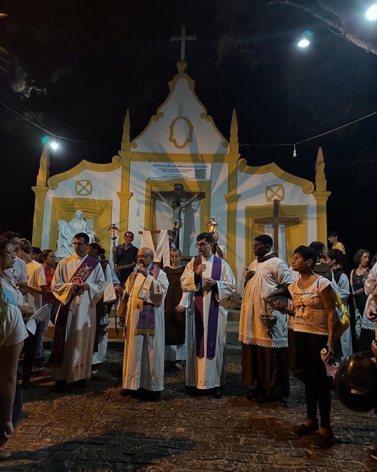 Miracema: Paróquia Santo Antônio realiza Via-Sacra no Mirante