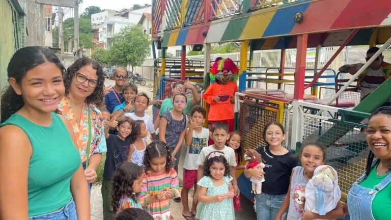 Família. Lugar Sagrado da Esperança, famílias. Lugar Sagrado da Esperança foi o tema da manhã de oração na Paróquia Nossa Senhora da Penha em São Fidélis