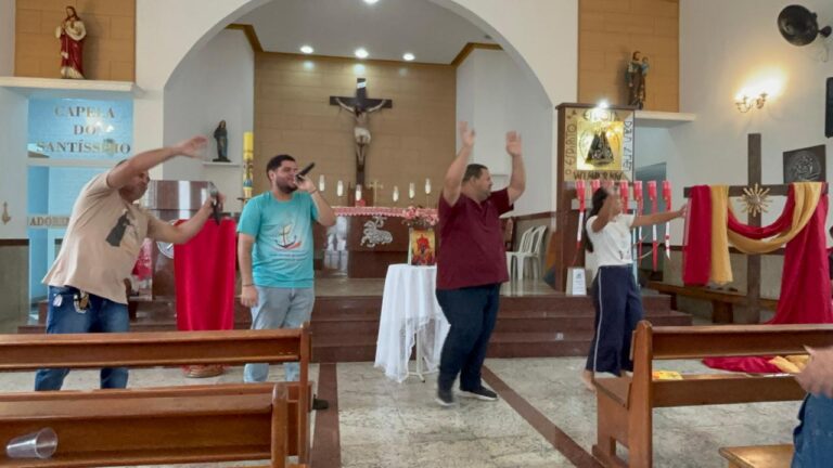 Rosário das 1000 Ave-Marias e solenidade de Pentecostes marcam o final de semana na Paróquia Nossa Senhora Aparecida