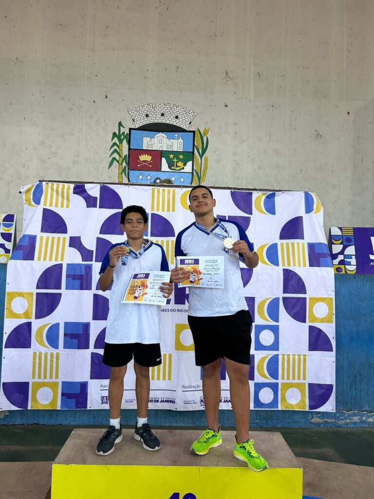 Homenagem: Equipe de Voleibol do Colégio Fidelense ganha destaque nas competições regionais estudantis