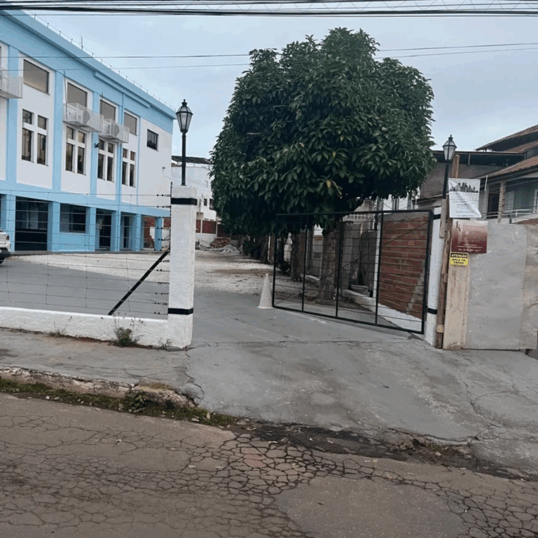 Paróquia Nossa Senhora de Lourdes realiza obras na fachada da Igreja Matriz
