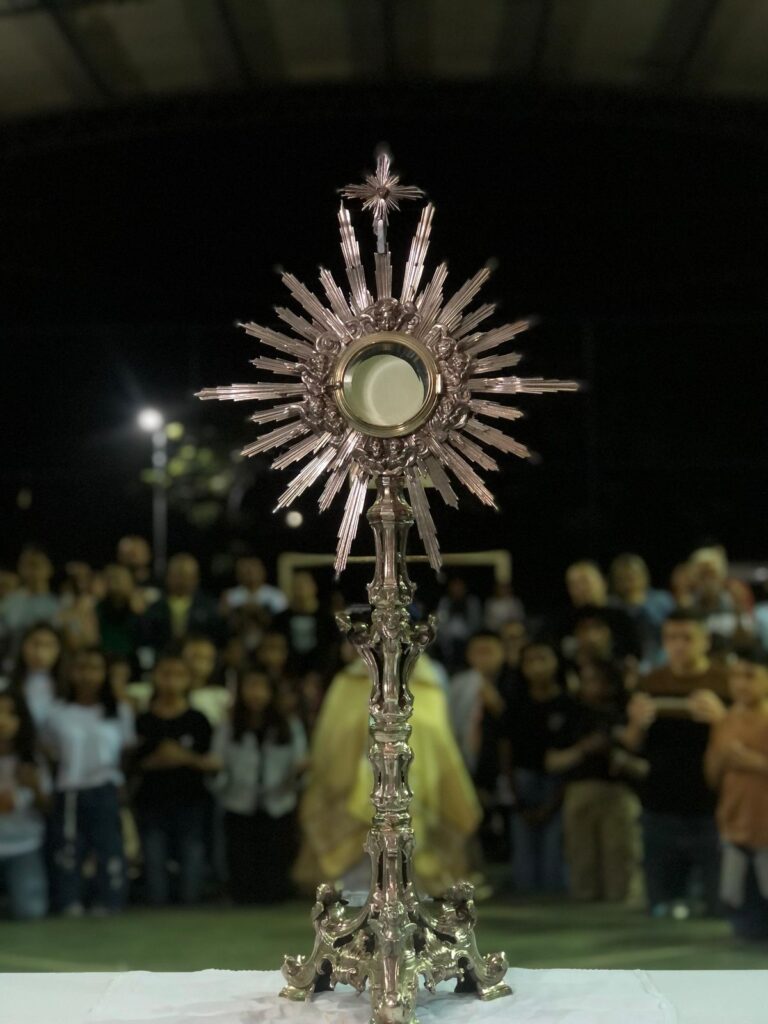 Paróquia São Sebastião promoveu 2º Luau Juventude com Cristo