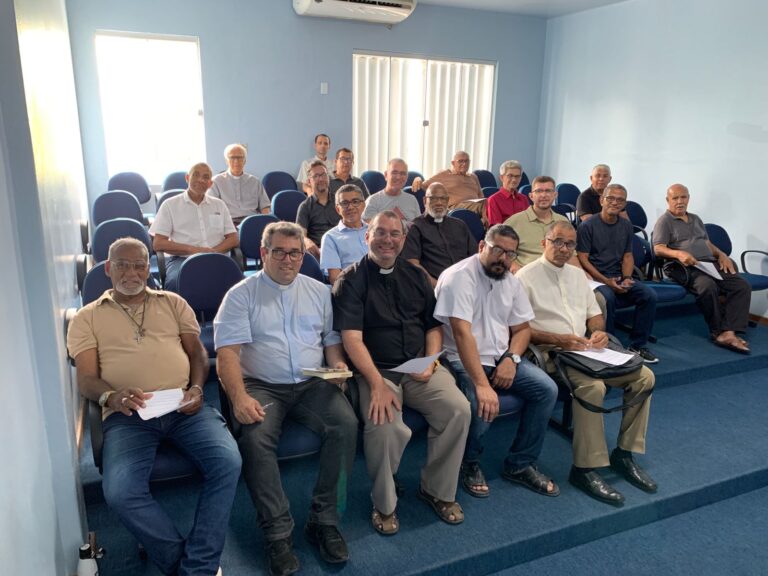 Diáconos do Vicariato Norte participam de encontro em Campos