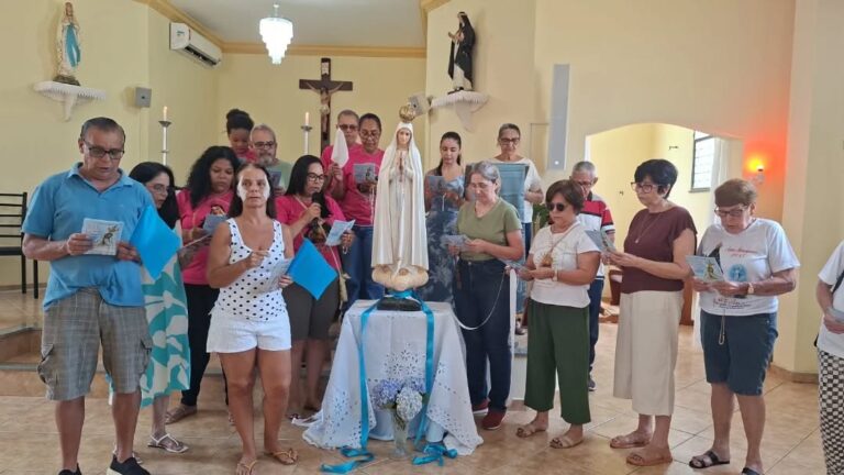 Prefeito, vereadores e autoridades recebem imagem peregrina na Matriz Senhor Bom Jesus